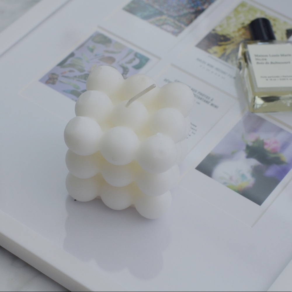 One piece - Scented Bubble Cube Candle Freesia - Picture 2 of 7